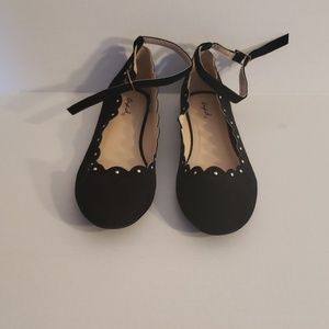 Flats w/ ankle straps
